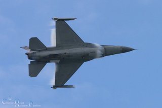 Fairford solo display F-16